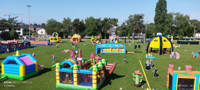 village gonflable charleroi 