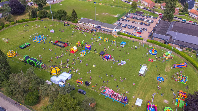 création e village gonfla charleroi / la louverie