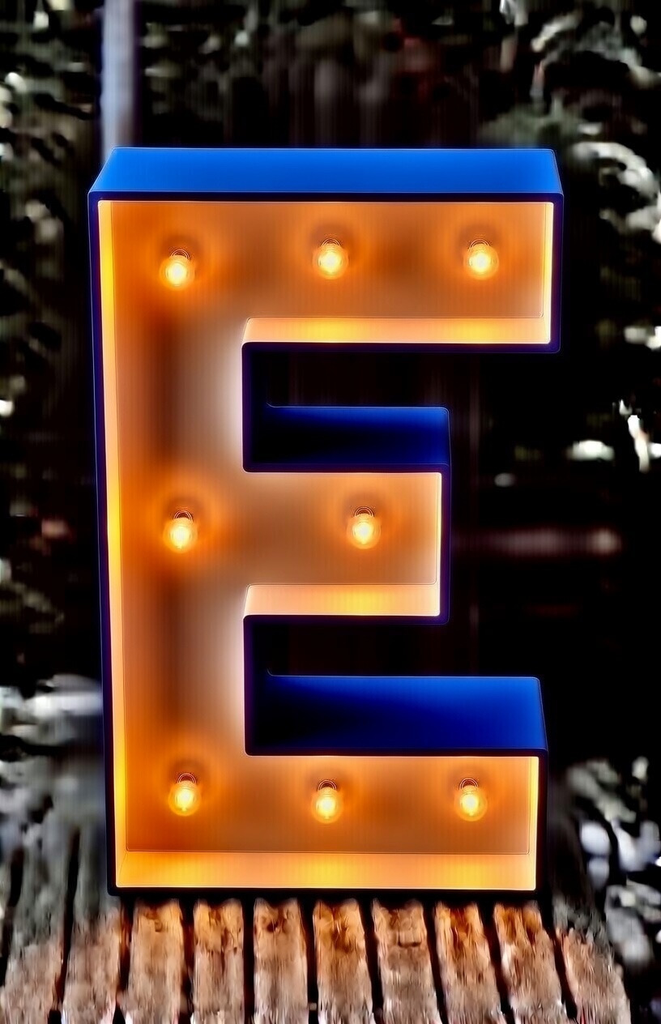 Lettre ' E ' lumineuse