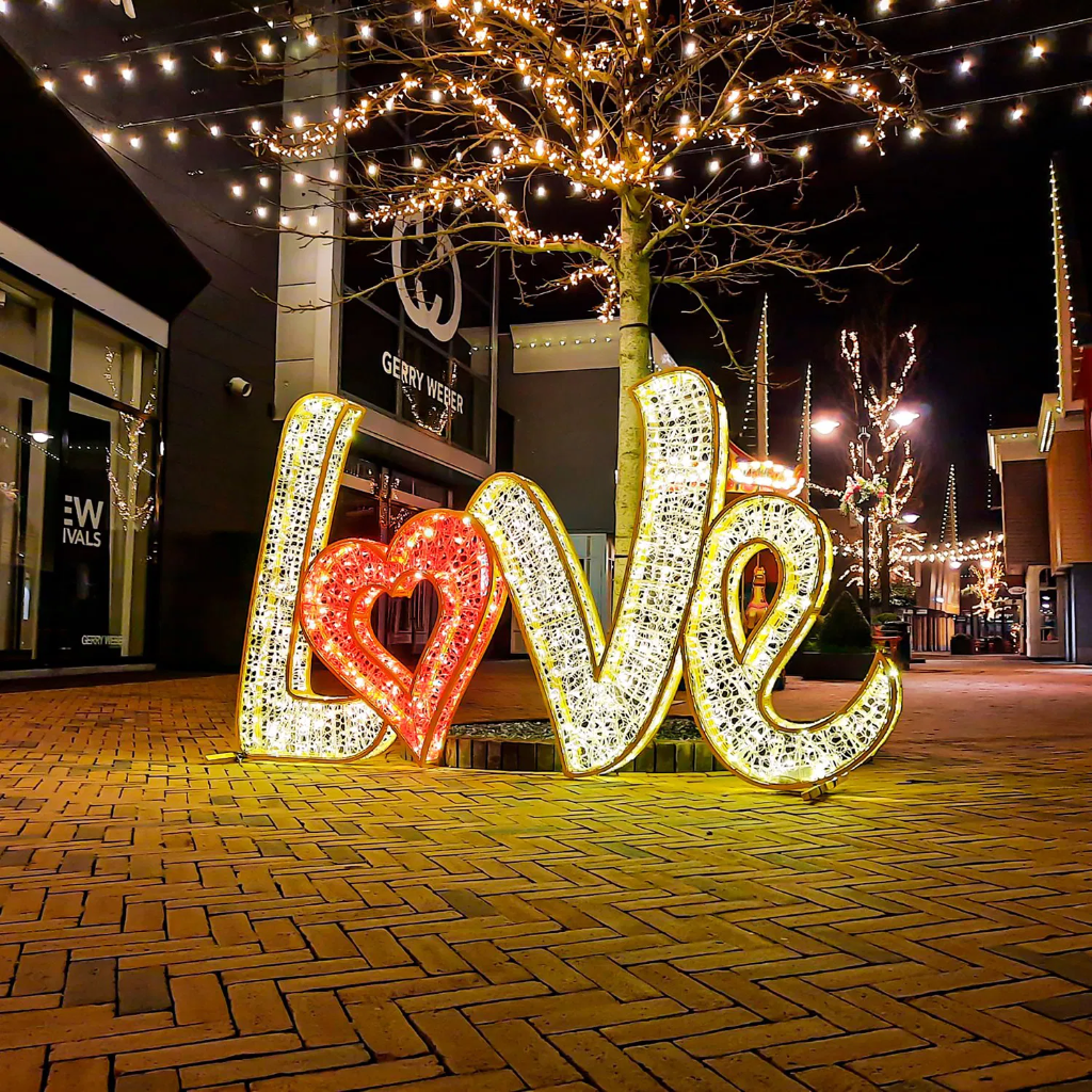 Motif Love  lumineux ( Darlington )
