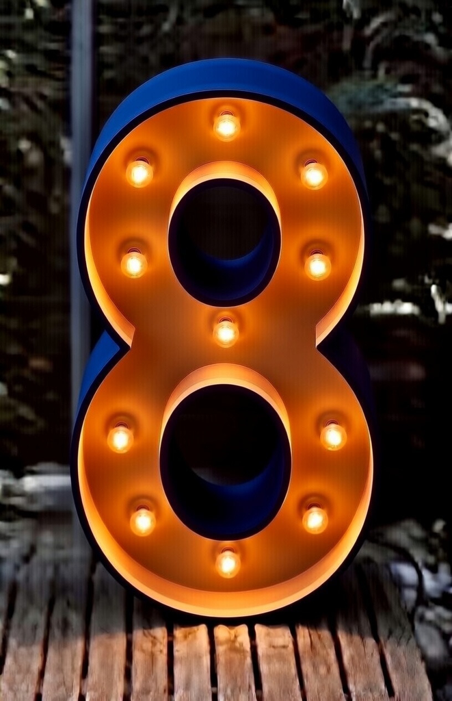 Chiffre Lumineux 8