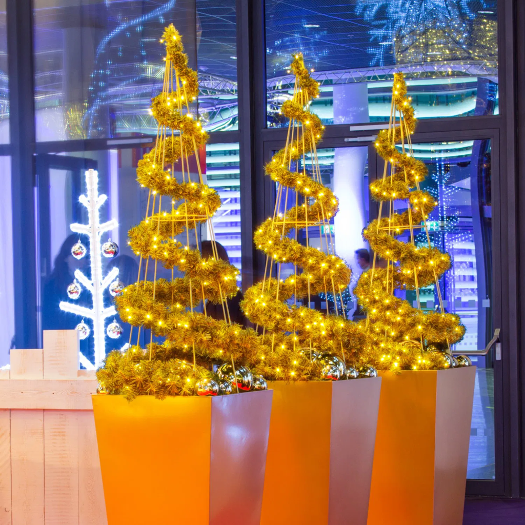 Sapin en spirale sur socle