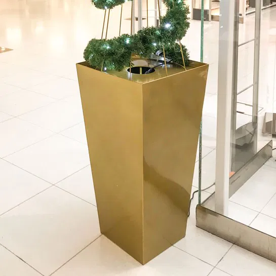 Socle "Yelki" - doré - 100 x 50 x 50 cm