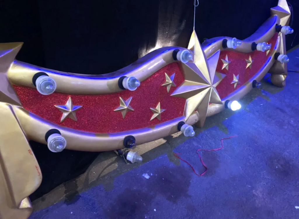 Enseigne de cirque lumineuse ( effets stroboscopique )